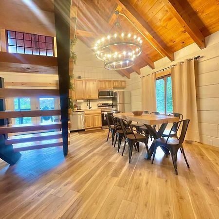 Modern Lake Side Nest• Hotub Fenced Yard King Beds Севьервилл Экстерьер фото