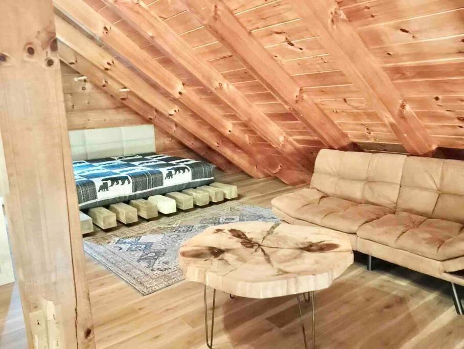 Modern Lake Side Nest• Hotub Fenced Yard King Beds Севьервилл Экстерьер фото